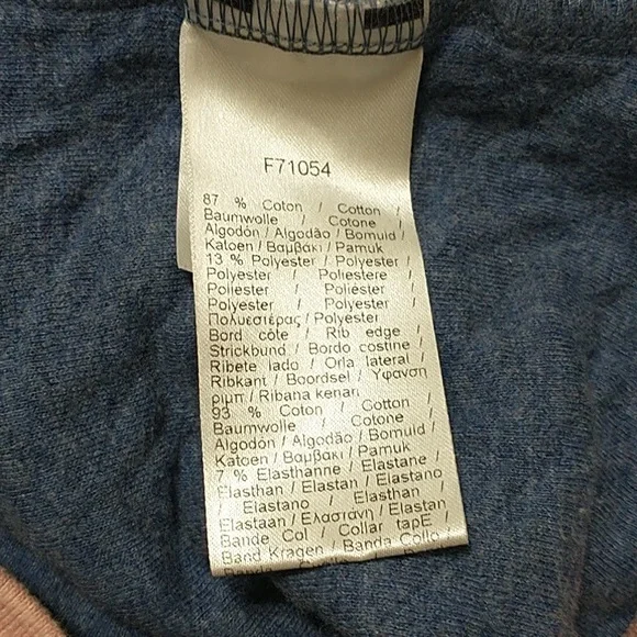 Lacoste - Picture 4 of 7